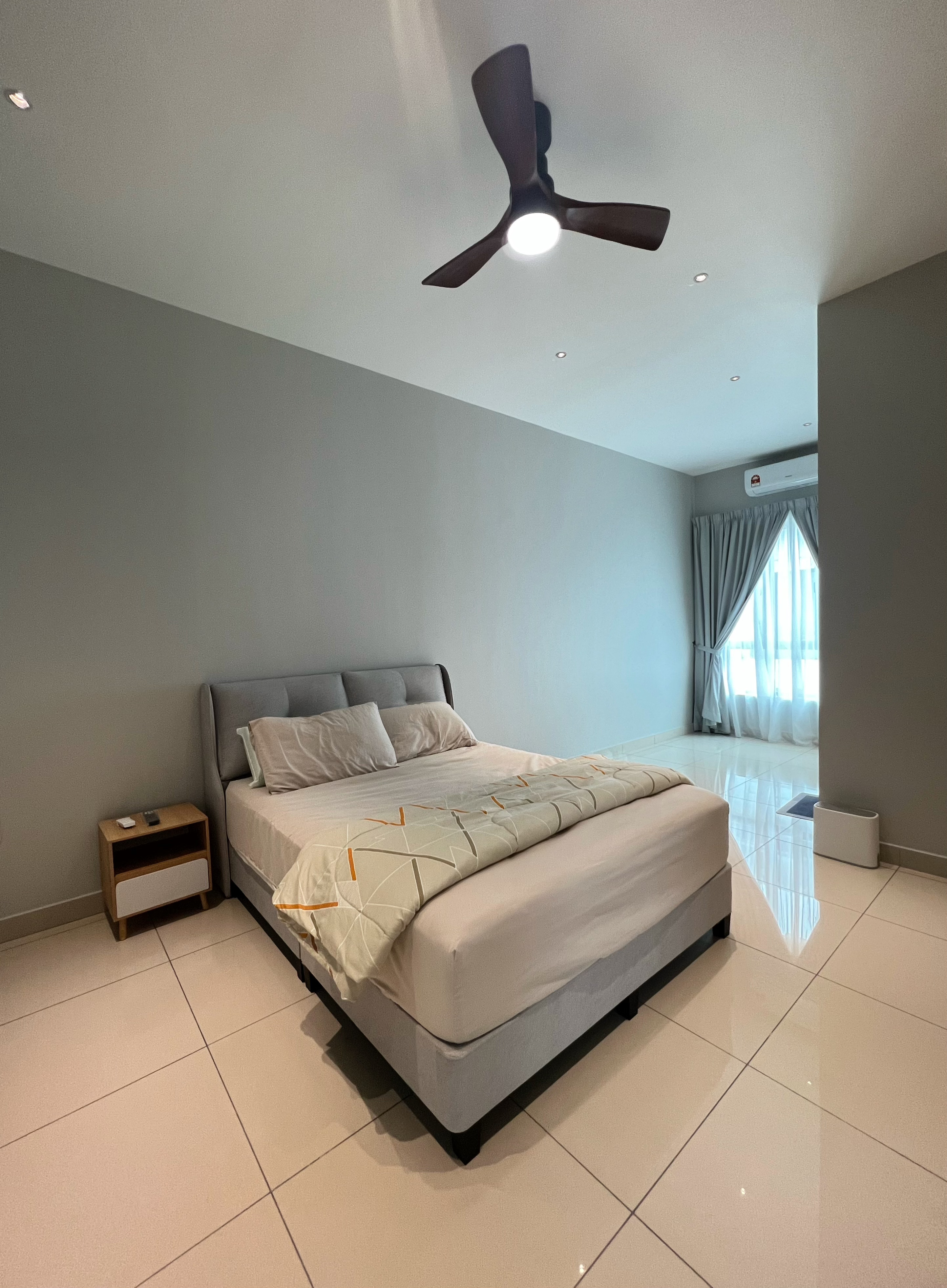 Medium Room Main Image